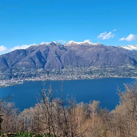 Casa Camellia Mit Seeblick Gambarogno